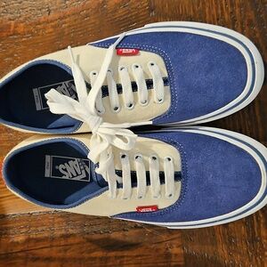 NEVER WORN Vans Blue and Cream Men's Pro Sneakers